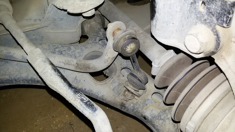 Замена стоек стаба и пыльника на суппорте — Toyota Carina E, 1,6 л ...