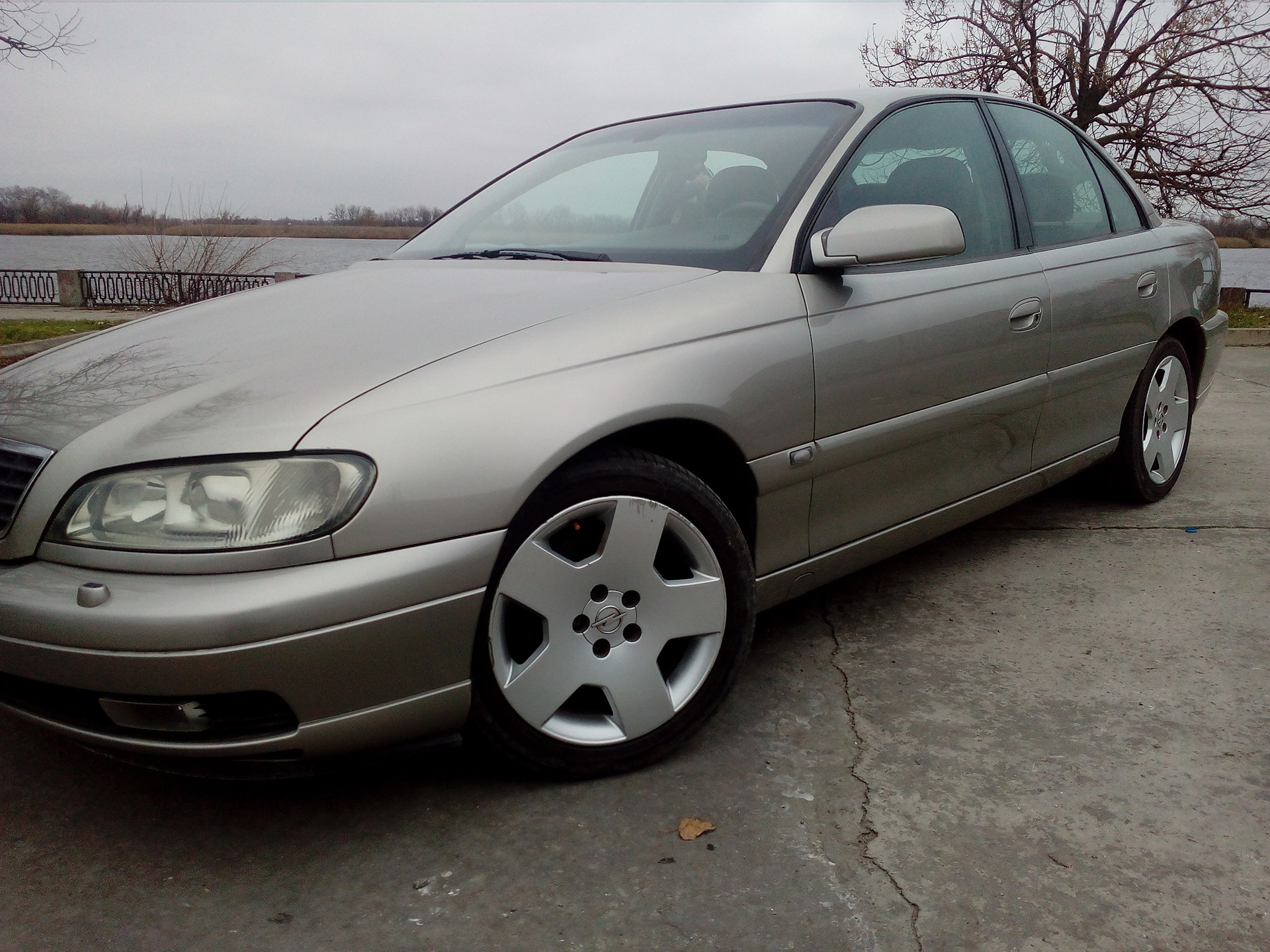 Опель омега б дизель. Opel Omega b дизель. Опель Омега 2000 серебристый. Опель Омега 2008. Opel Omega b золотистый.