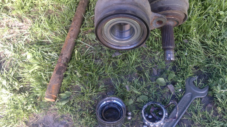 Замена ступичного подшипника без снятия стойки и развала — Lada Калина ...