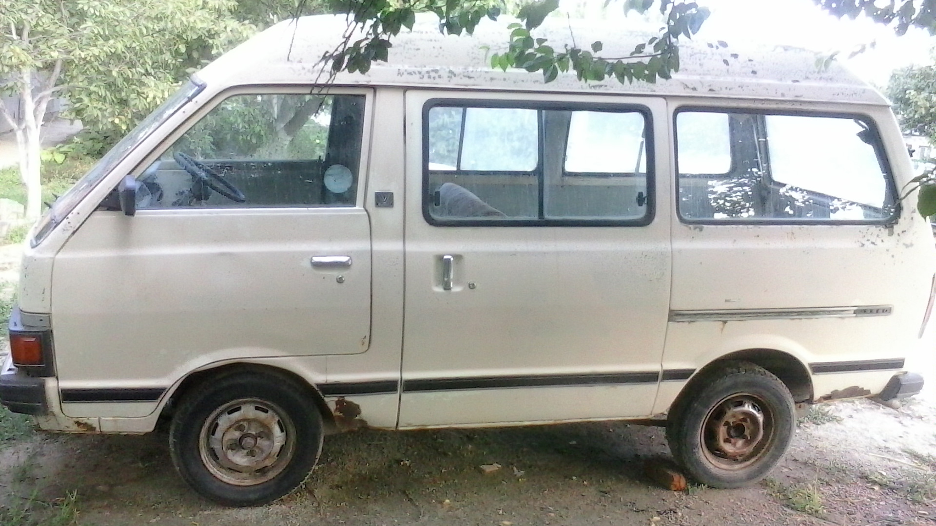 Nissan Vanette 2000