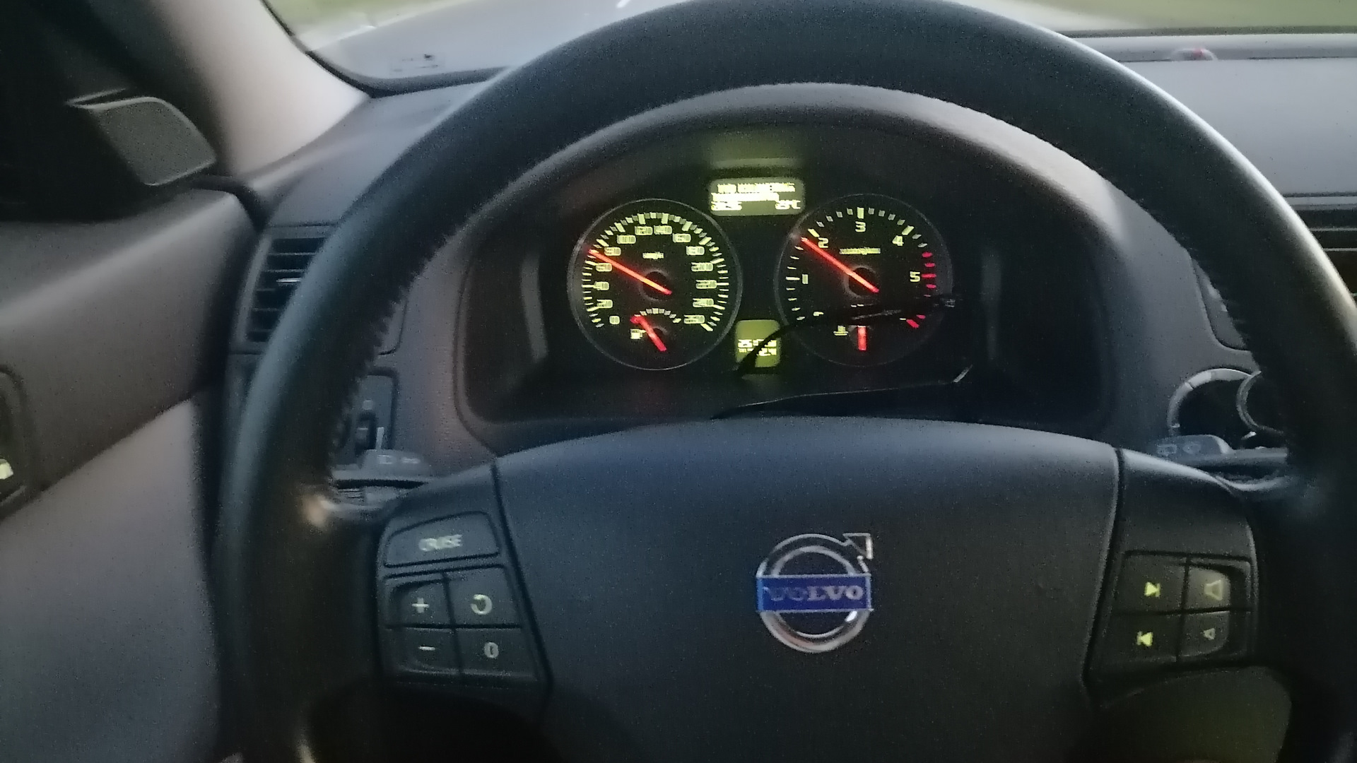 Volvo V50 1.6 дизельный 2008 | Акула на DRIVE2