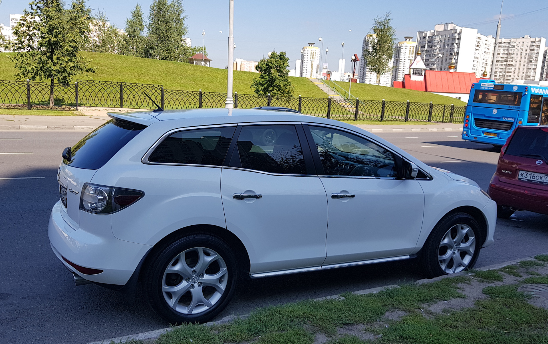 Сх 7 отзывы владельцев. Mazda CX-7 2011. Mazda CX-7 2010. Mazda СХ 7 2011. Мазда сх7 2011.