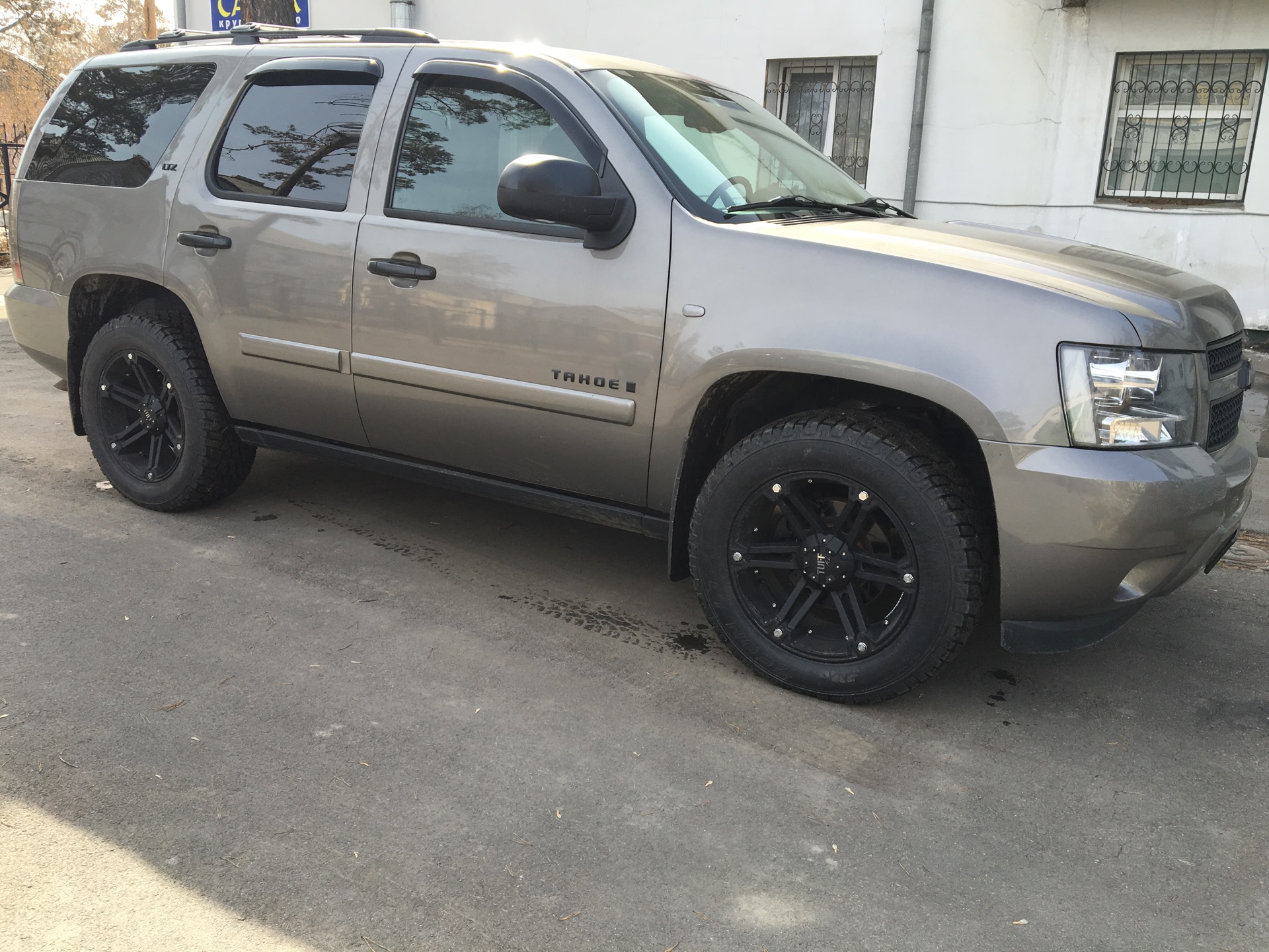 275 60 r20. 275/60 R20 Chevrolet Tahoe.