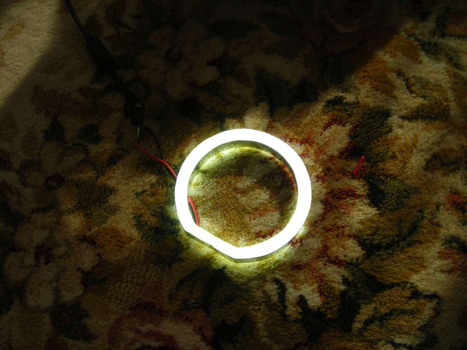 Светодиодные ангельские глазки на Лада Приора. — DRIVE2