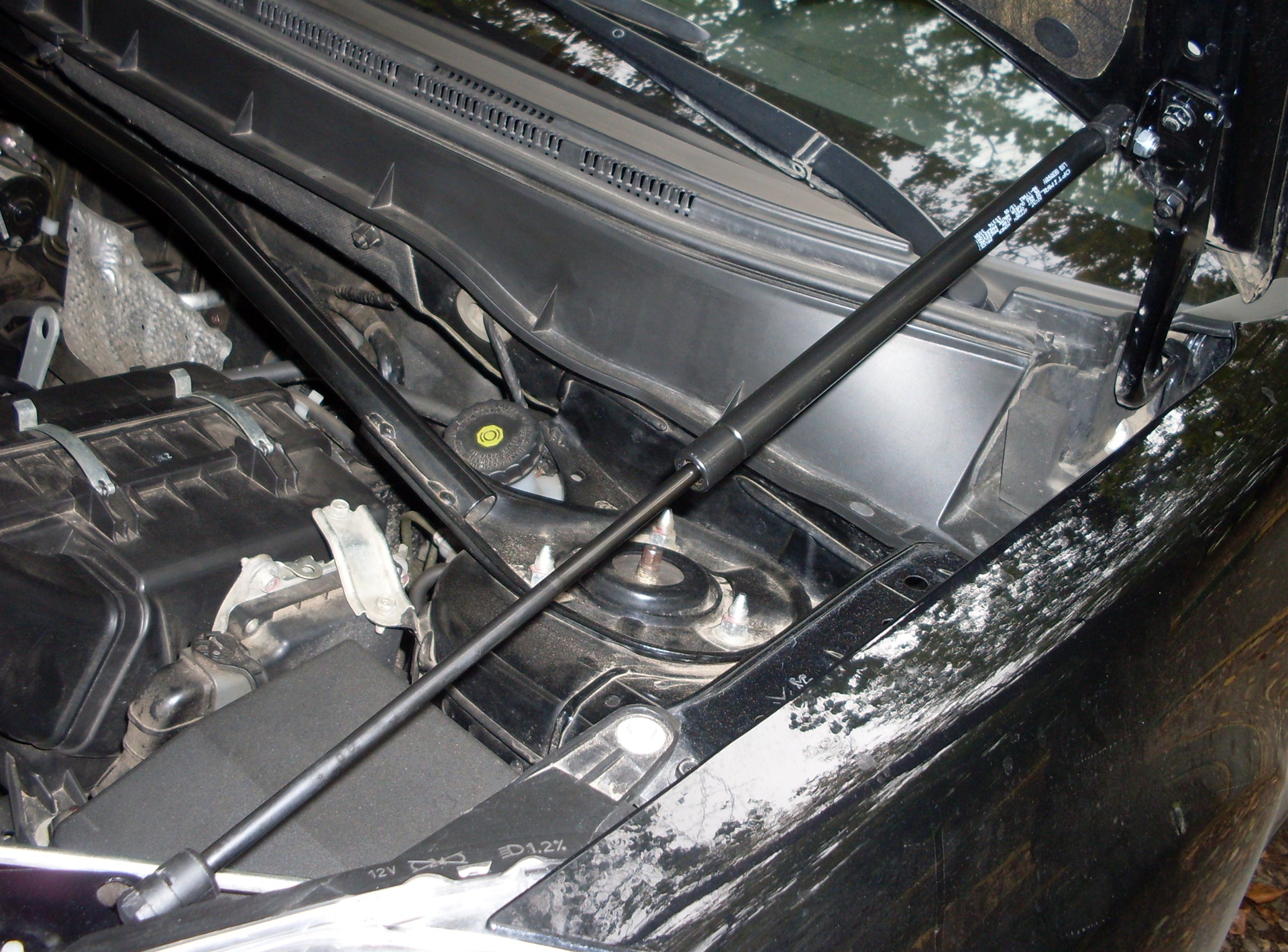 Как снять газовые упоры капота Газовые упоры капота. - Citroen C-Crosser, 2,4 л, 2008 года тюнинг DRIVE2