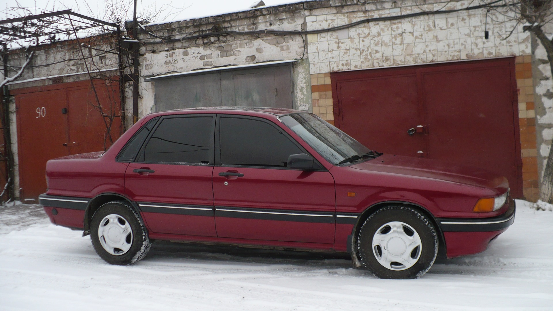 Mitsubishi Galant (6G) 1.8 бензиновый 1988 | красный перламутр 1.8 на DRIVE2