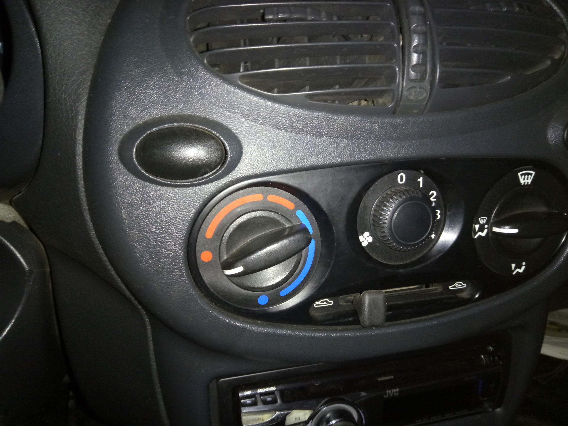 И всё таки снимать панель. — Lada Калина универсал, 1,6 л, 2011 года ...