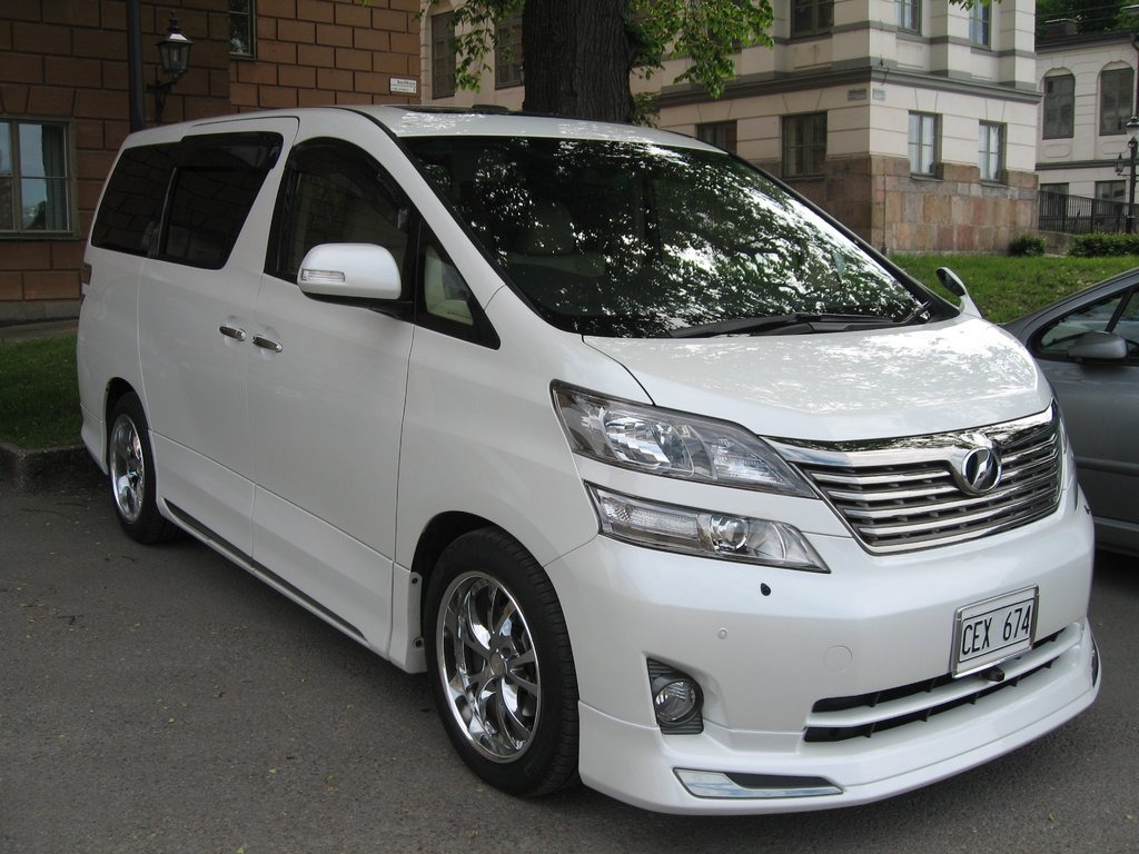 Семейный лайнер мечты — Toyota Vellfire — DRIVE2