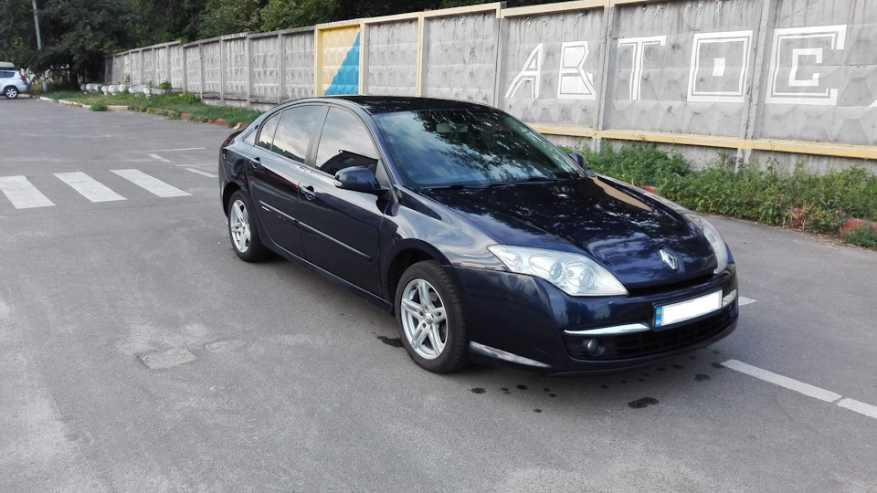 Снятие штатной магнитолы и блока управления климатом — Renault Laguna ...