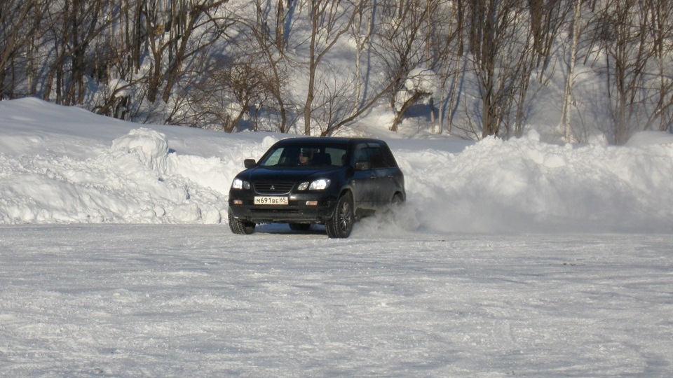Как отодрать скотч, клей и ВНИМАНИЕ — ЖИДКИЕ ГВОЗДИ ! от машины после ...