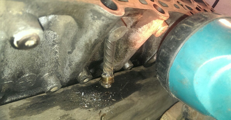 561ff4as 960 Как выкрутить ввертыш со свечи