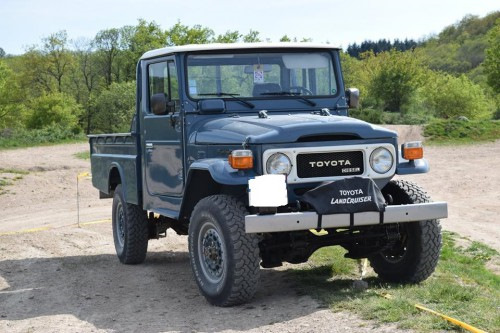 Красивый проект редкого цвета — Toyota Land Cruiser 40