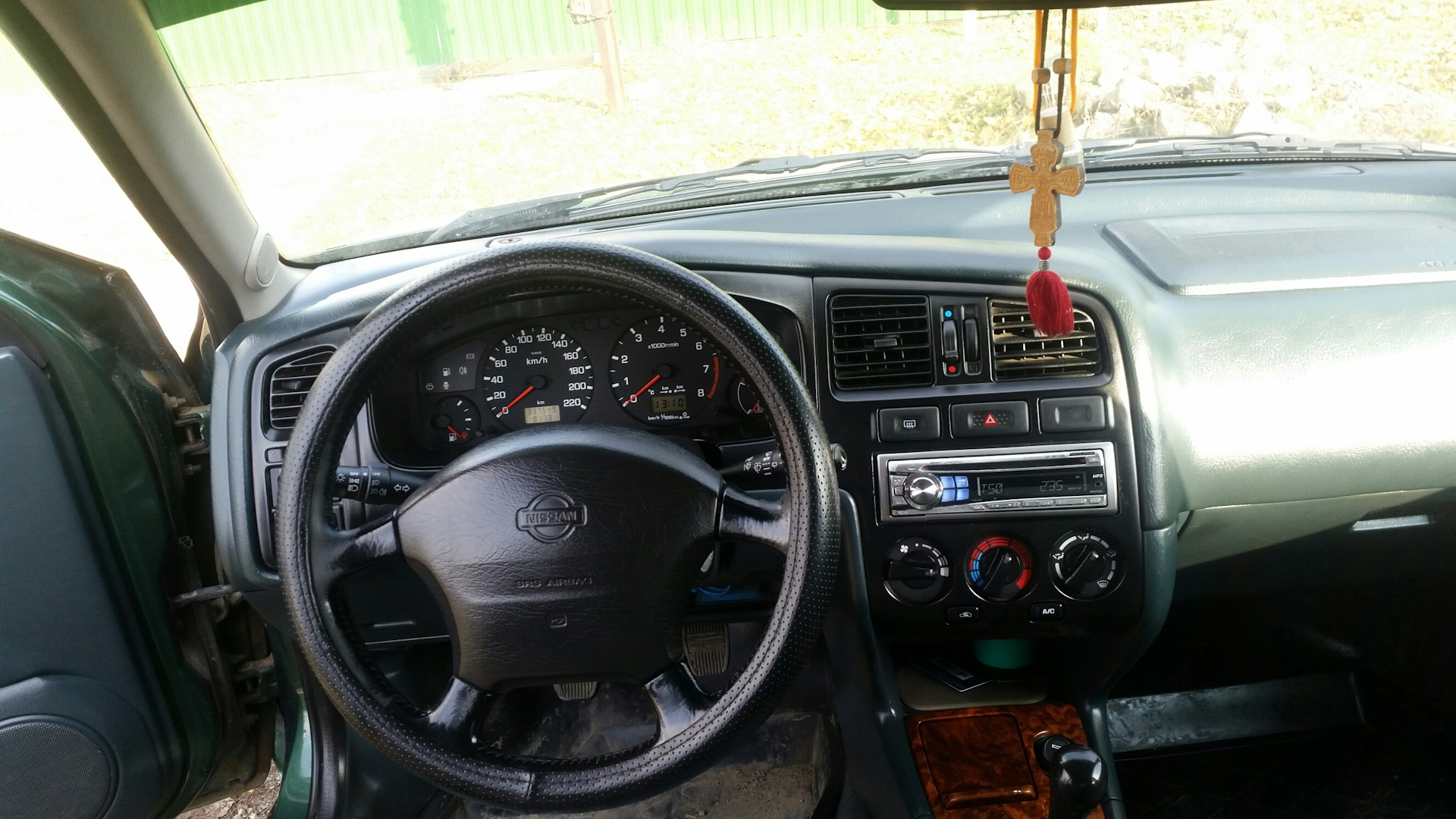 Магнитола ниссан примера р11. Штатные магнитолы Nissan primera p11-144. Магнитола Nissan primera p11. Крепеж магнитолы Nissan primera p11. Pulsar 1997 салон.