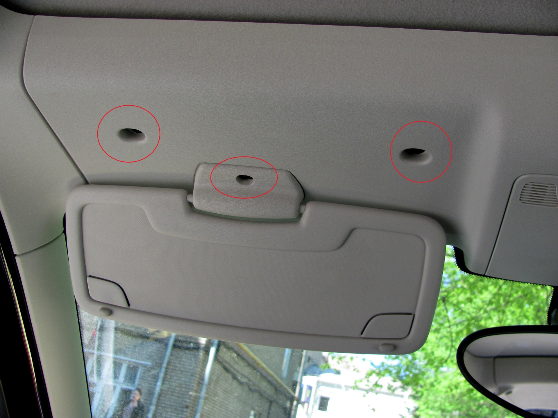 Крутилка люка автомобиля. Как открыть люк. Как открыть люк. 124 мерседес аварийные закрытие люка. Фиат 500 люк.