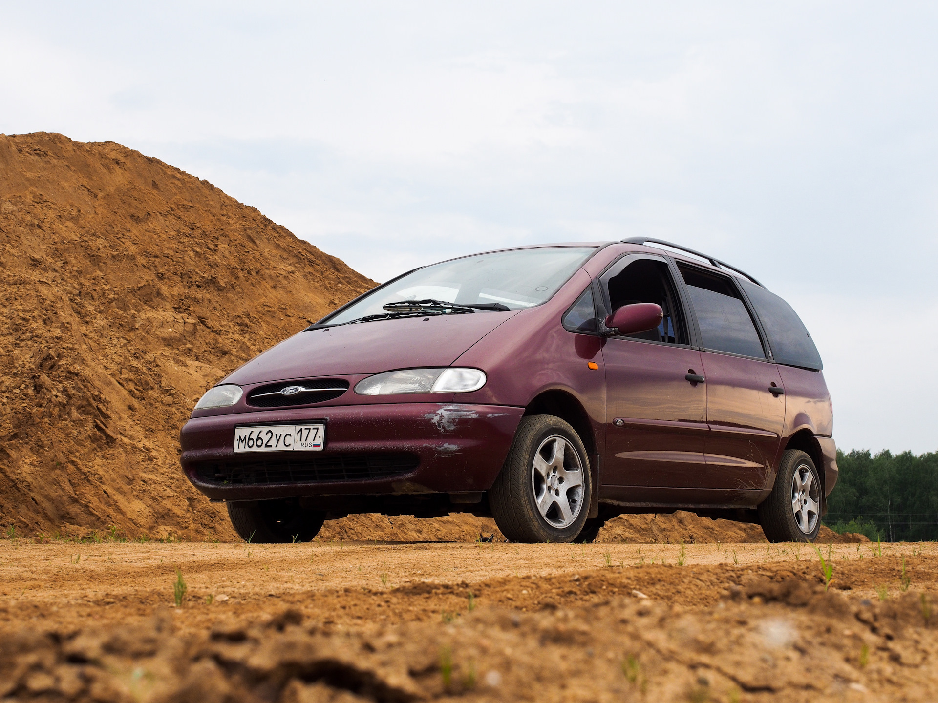 Ford galaxy 1 поколения. Ford Galaxy 1999. Ford Galaxy mk2. Форд галакси 1 поколение. Ford Galaxy 1999 год.