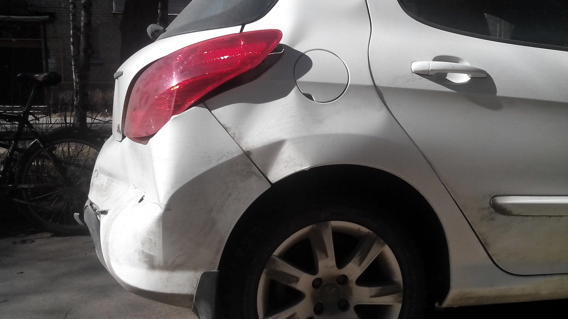 Куплю задний бампер для Peugeot 308 хэчбек 2012 гв. Калуга — DRIVE2