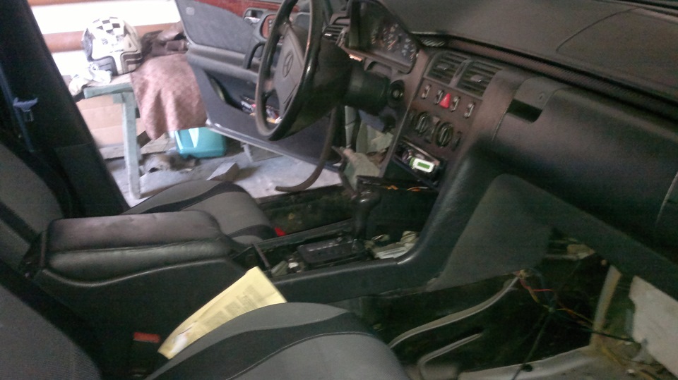 Кузовная неприятность — Mercedes-Benz E-class (W210), 2,3 л, 1996 года ...