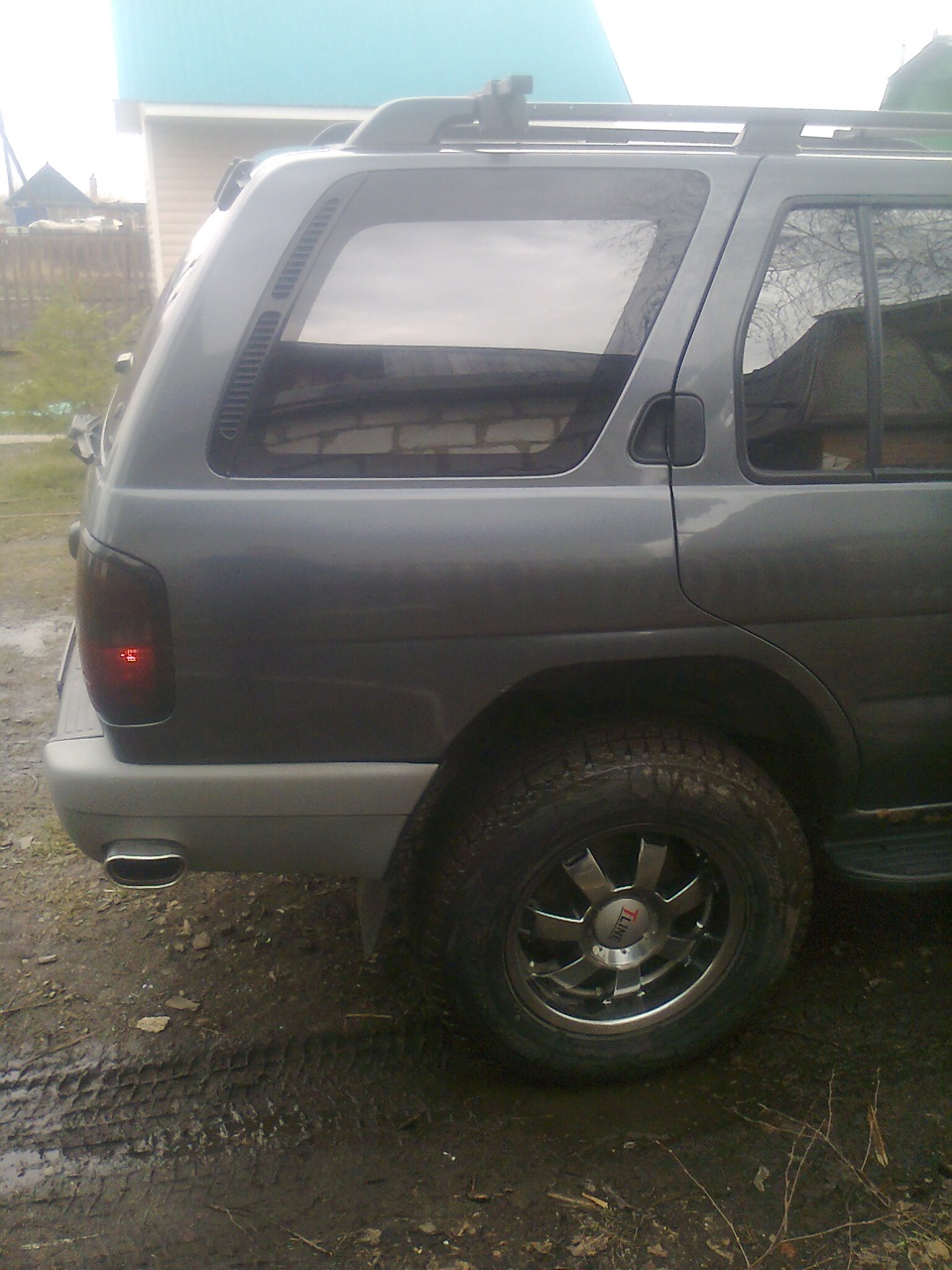 Выхлоп в бок — Nissan Terrano R50, 3,3 л, 1996 года | тюнинг | DRIVE2