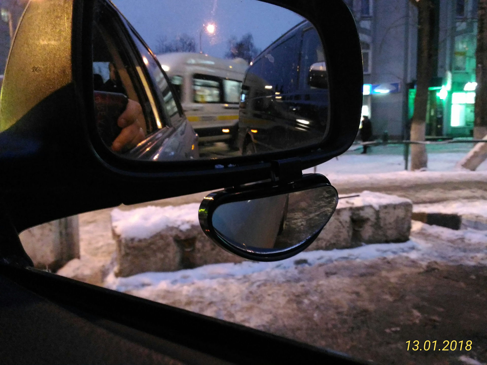 Зеркало снизу. Доп зеркала на авто. Доп зеркало снизу основного на авто. Astra установка дополнительных зеркал.