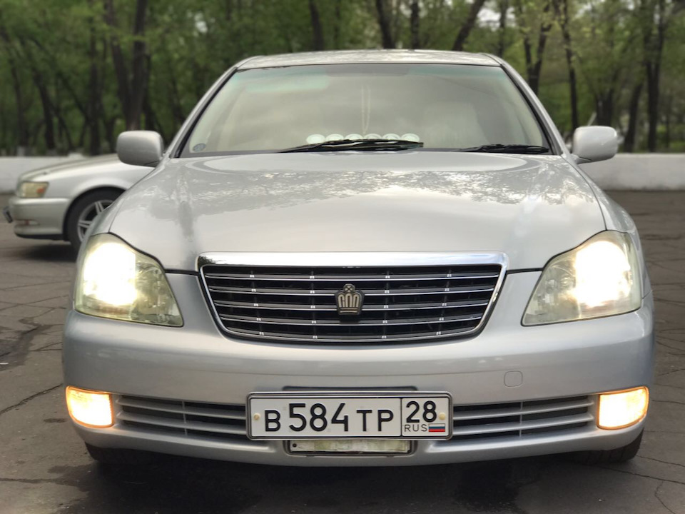 Замена лампочек габариты, фары — Toyota Crown (S180), 3 л, 2004