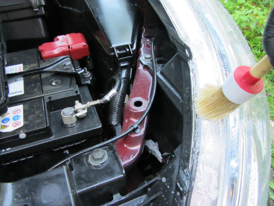 Внутренняя кромка фар — Nissan Teana (J32)