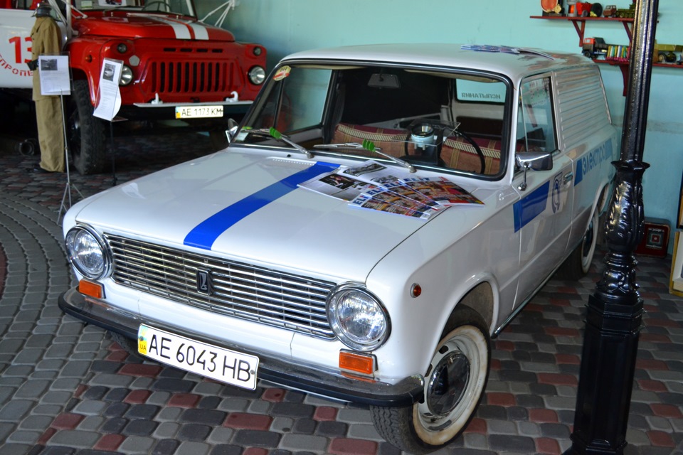 Музей "Машины Времени" г.Днепропетровск — Toyota Camry (XV40), 2,4 л ...