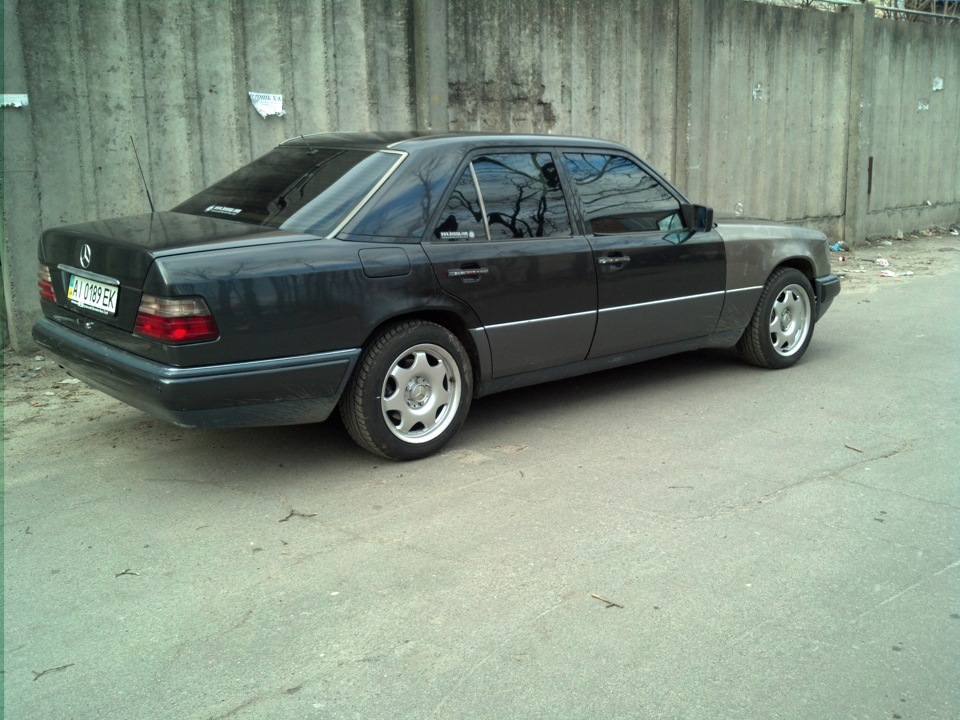 Фото в бортжурнале Mercedes-Benz E-Class (W124)