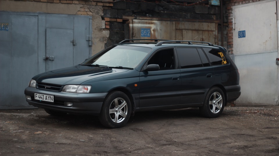 toyota caldina 1995