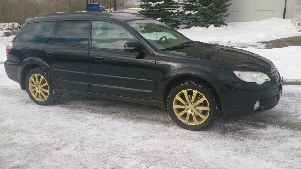 Диски subaru outback. Subaru Outback 2008 диски. Diski Suabru Legacy Outback 2008 zavadskie. Субару Аутбек на золотых дисках.