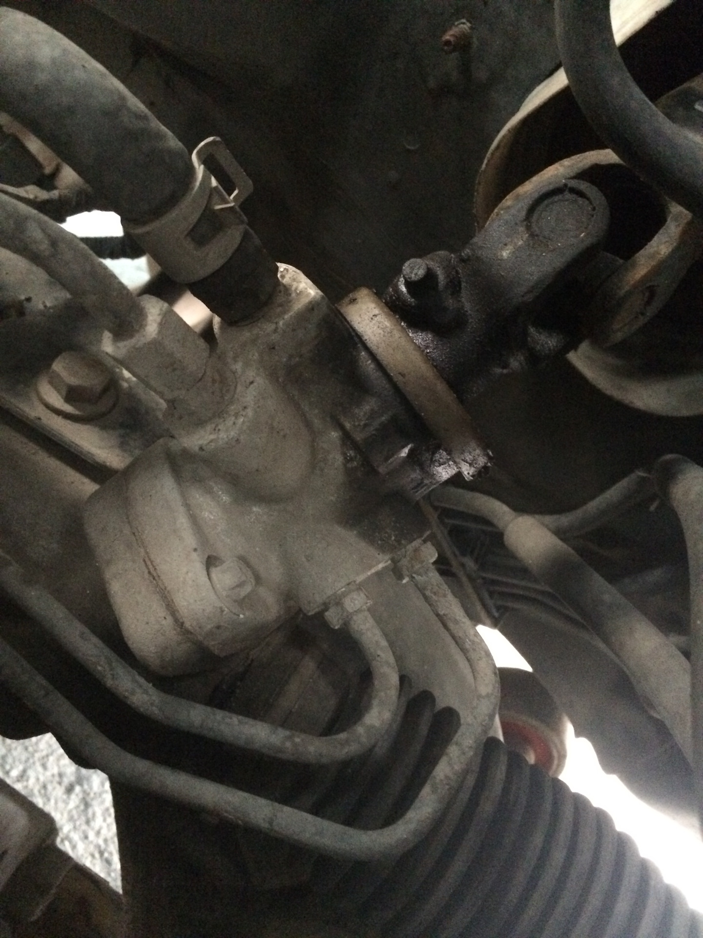 Сальник верхний рулевой рейки!Опять ?😱😱😱😞😦 — Nissan Almera II (N16), 1 ...