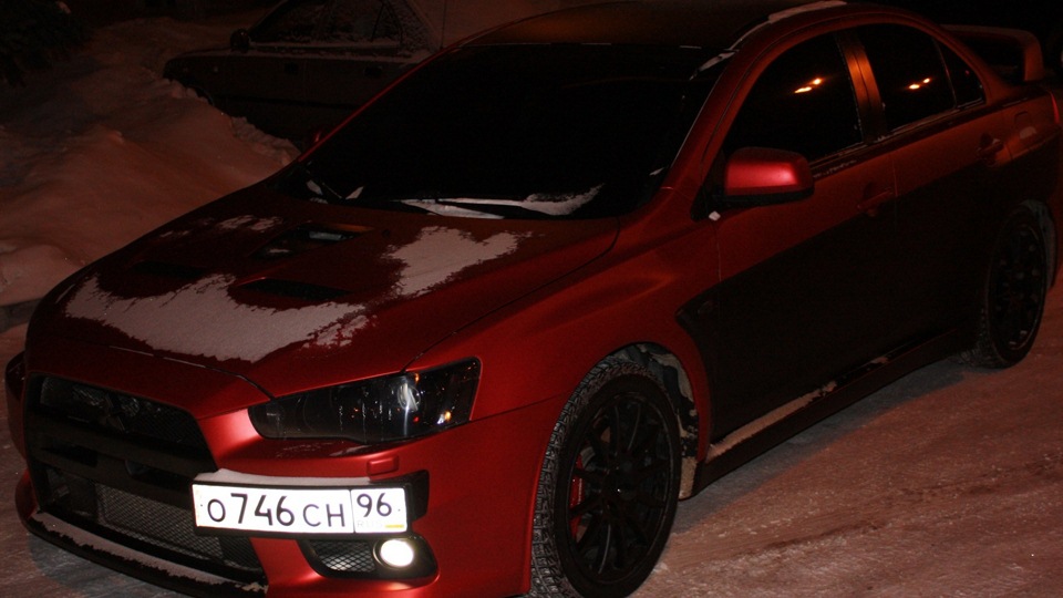 Mitsubishi Lancer Evolution Опасный красень