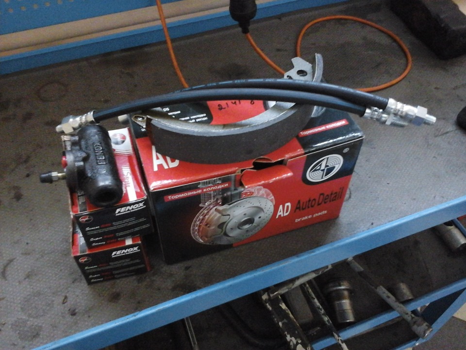 Ремонт (замена) задних тормозов — Москвич 2141, 1,7 л, 1994 года ...