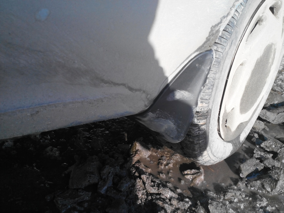 Замена брызговиков Daewoo nexia — Daewoo Nexia (N150), 1,6 л, 2011 года ...