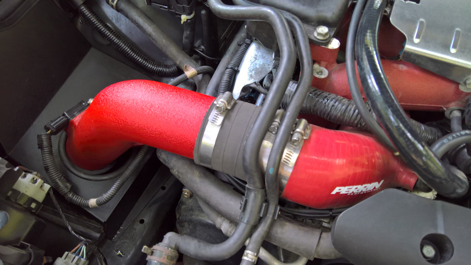 Место под капотом с холодным впуском AEM стало гораздо больше. — Subaru Forester (SH)