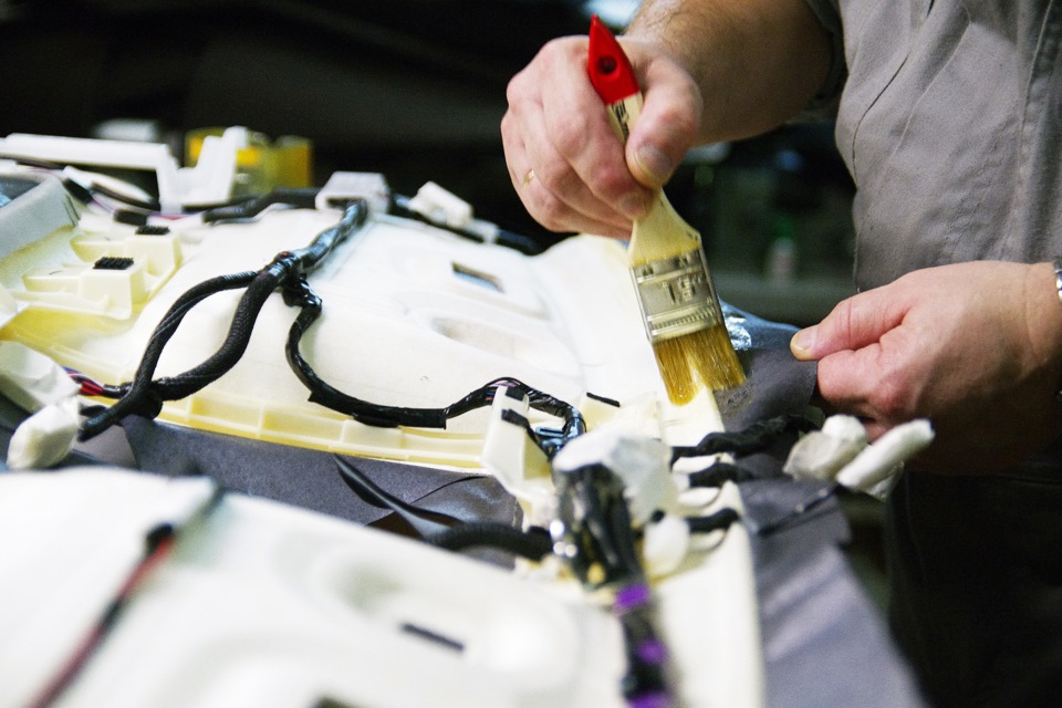 Поклейка потолка в чёрную алькантару для Лексус 570. — Куписалон на DRIVE2