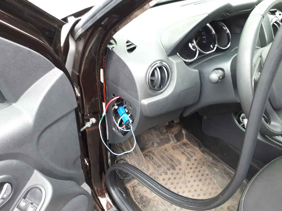 Подключение регистратора к блоку предохранителей — Renault Duster (1G ...