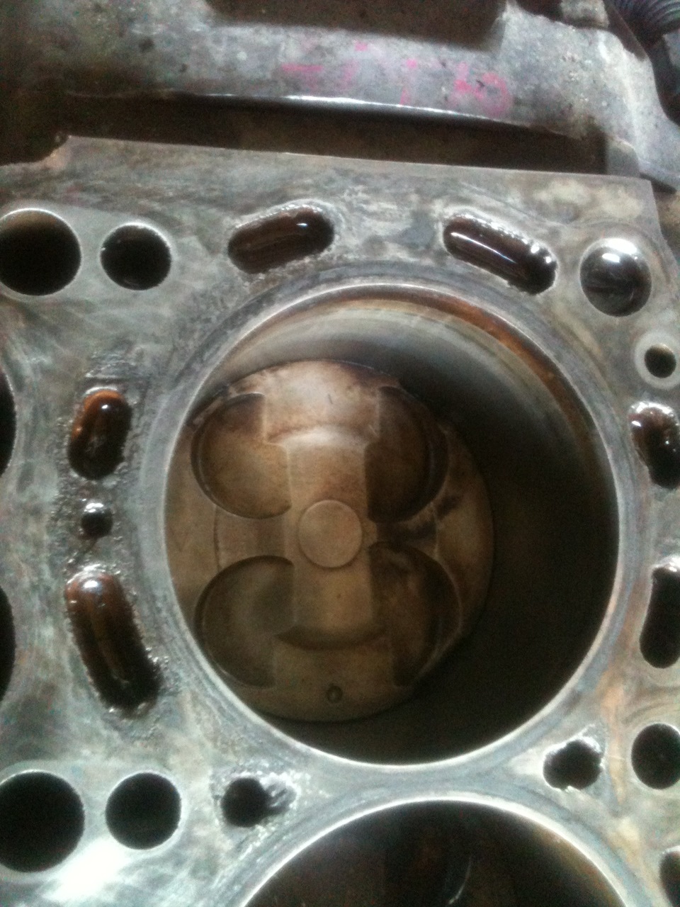 объем жидкости в сосуде. задачи на вместимость цилиндра. вода в 6 цилиндре. объем детали в жидкости. рядный 6 цилиндровый двигатель бмв.