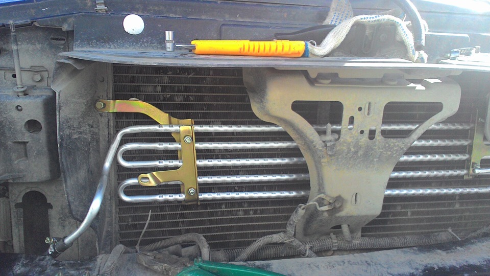 Радиатор масляный акпп allison 2100. Радиатор акпп выносной luzar. Установка дополнительного радиатора акпп. Доп радиатор акпп xc90. Гольф 4 доп радиатор акпп.