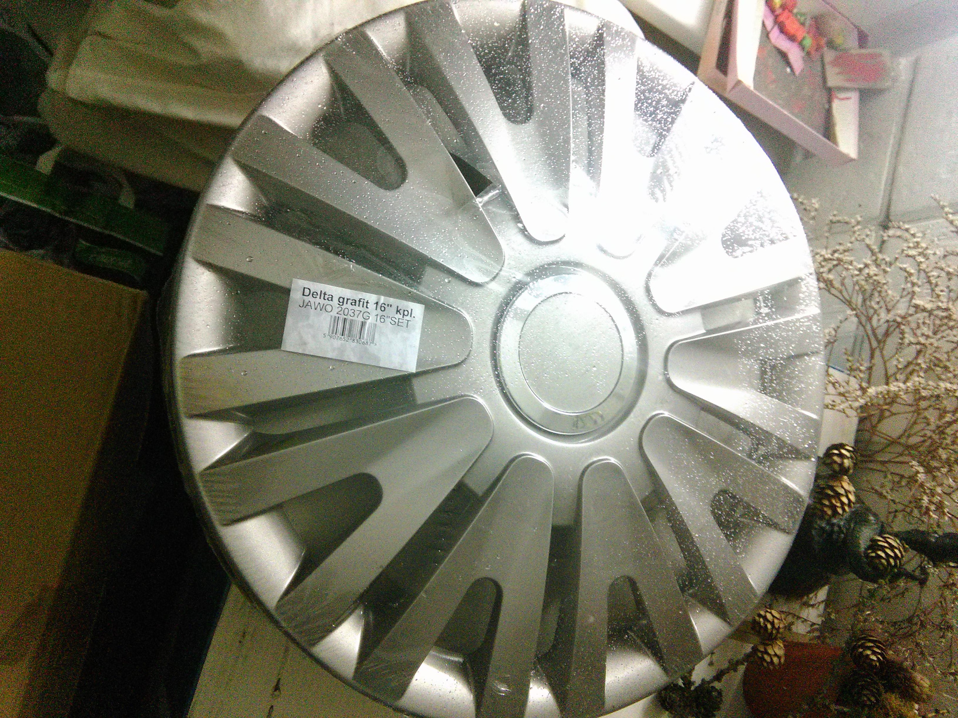 Колпаки субару р15. Стяжки на колпаки автомобиля. Колпак колесный р15 форд транзит оригинал. Колпаки на ваз 2110 r14. Колпаки рено r15 заказник.