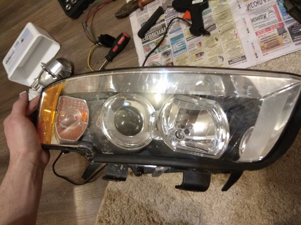 Переделка фары галоген => ксенон — Audi A4 (B6), 1,8 л, 2004 года ...