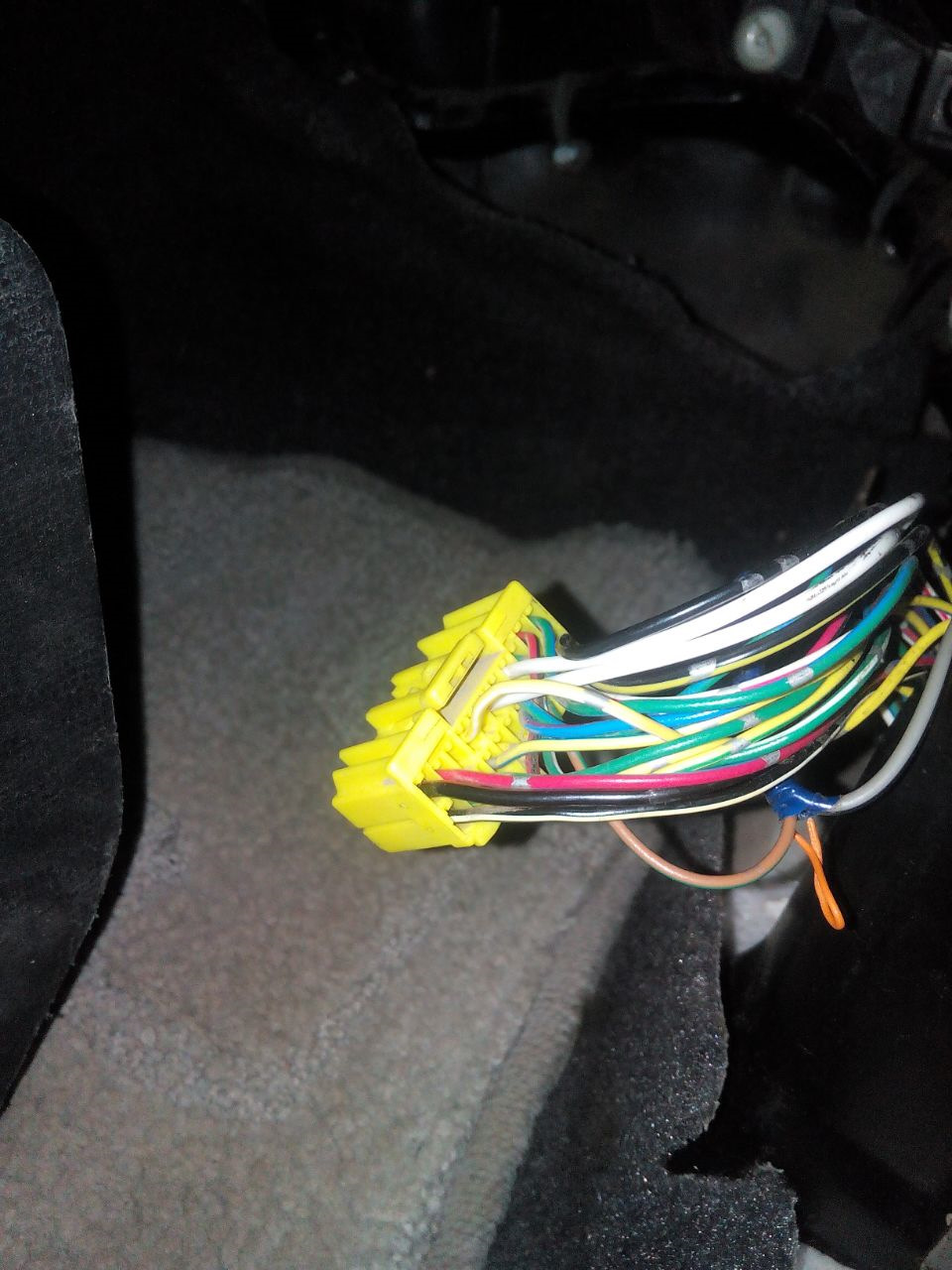 Подключение вольтметра в салоне для мониторинга давления ТНВД ...