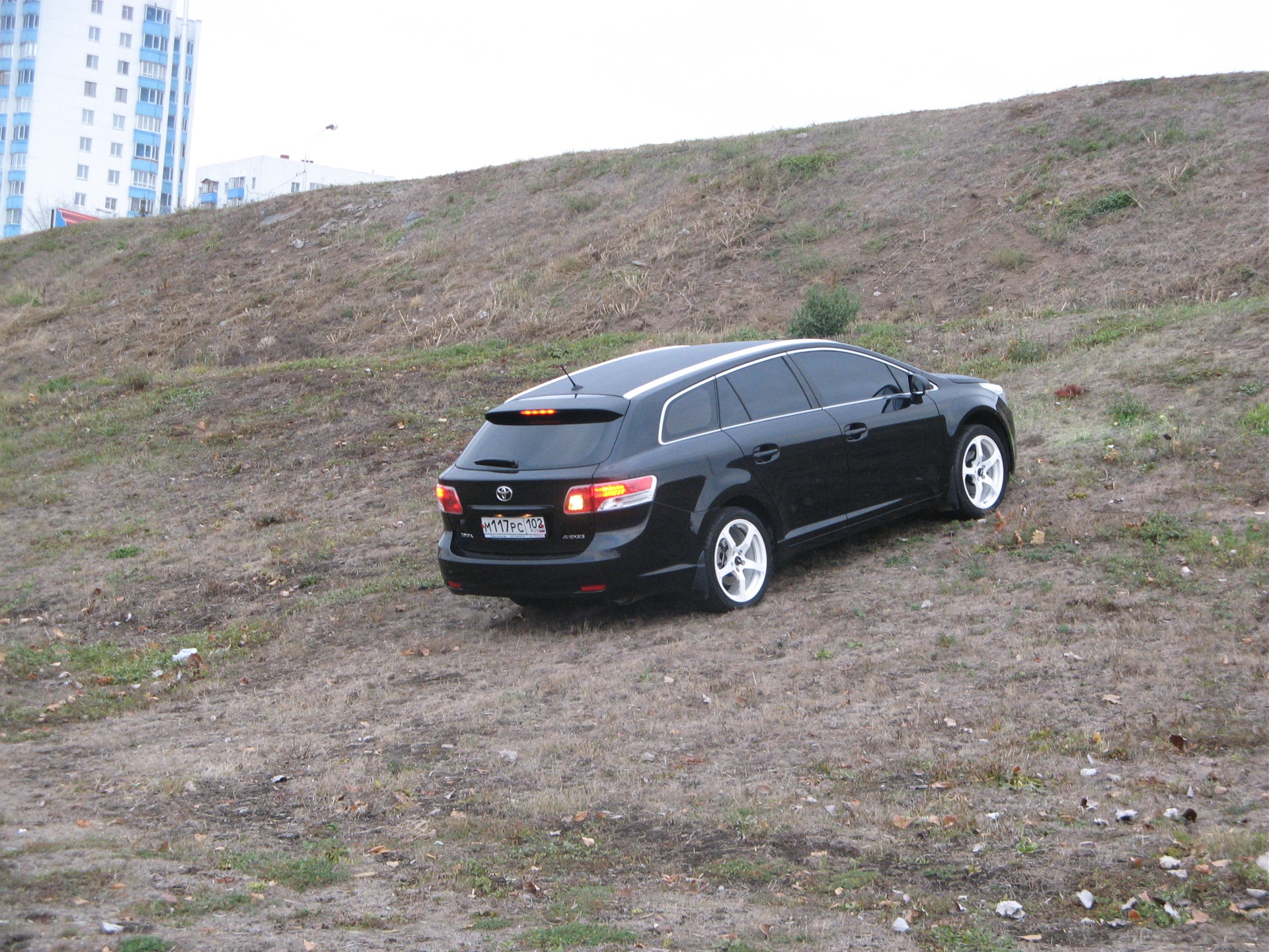      31102010 Toyota Avensis 18 2009