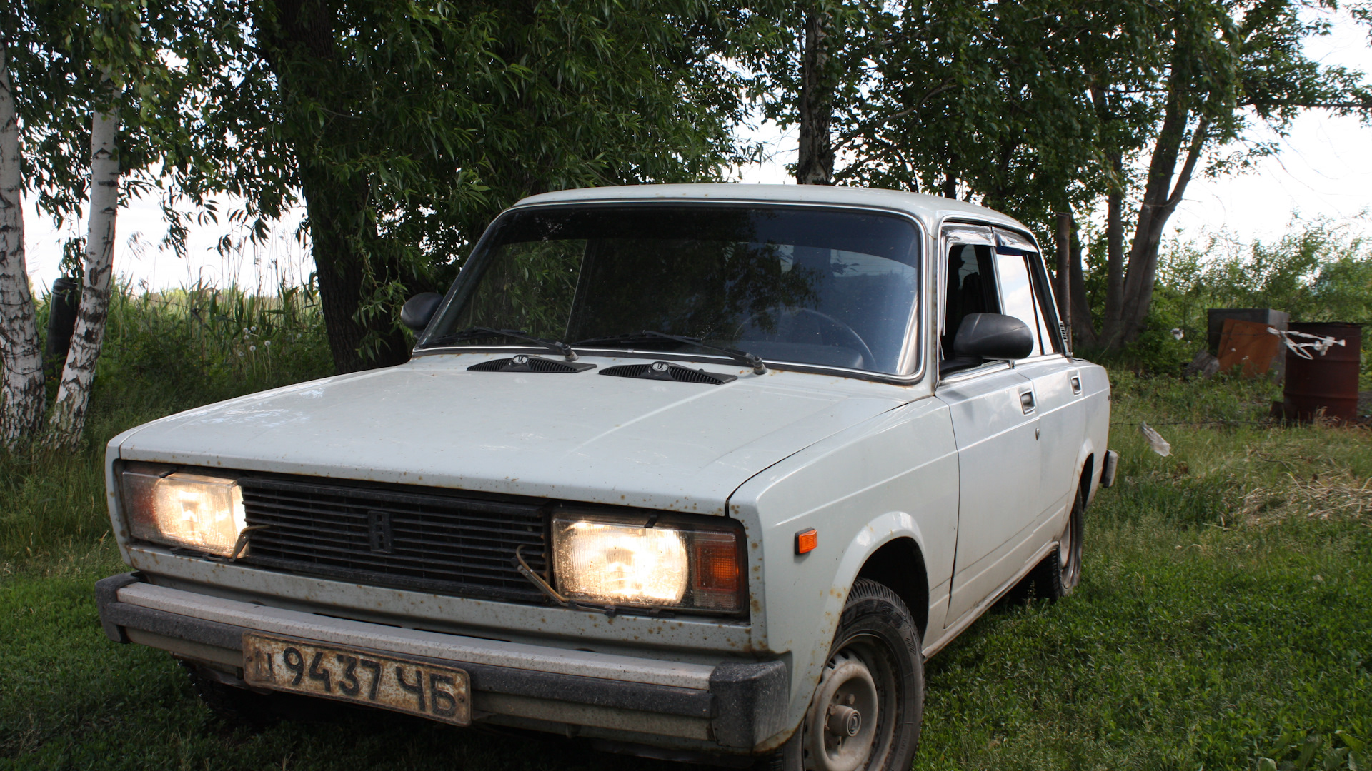 Lada 2105 1.5 бензиновый 1990 | Светло-серый на DRIVE2