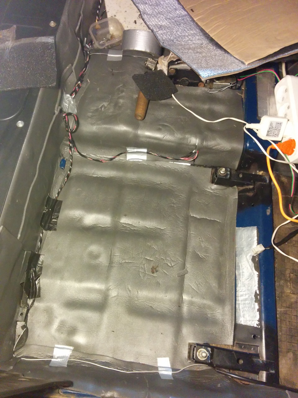 Шумоизоляция пола нива 21213. Шумоизоляция 21213. Шумоизоляция нива 2131. Шумоизоляция 21213. Шумоизоляция ваз 21213.