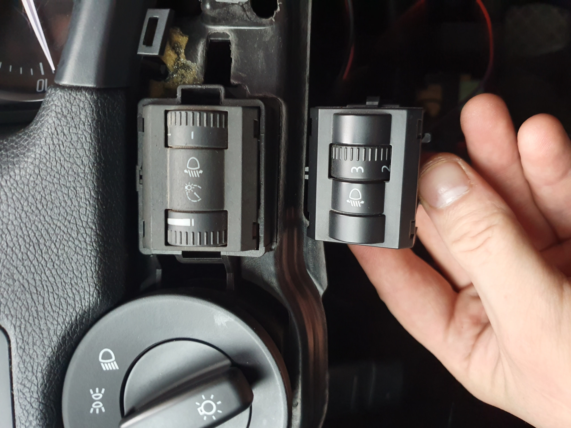 ПТФ и ДХО по штату + регулировка яркости — Skoda Octavia A5 Mk2, 1,6 л ...