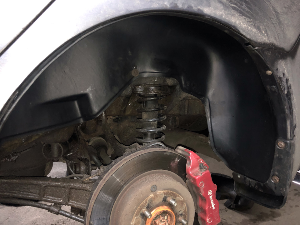 Замена задних подкрылок №2 — Mitsubishi Lancer X, 1,8 л, 2008 года ...