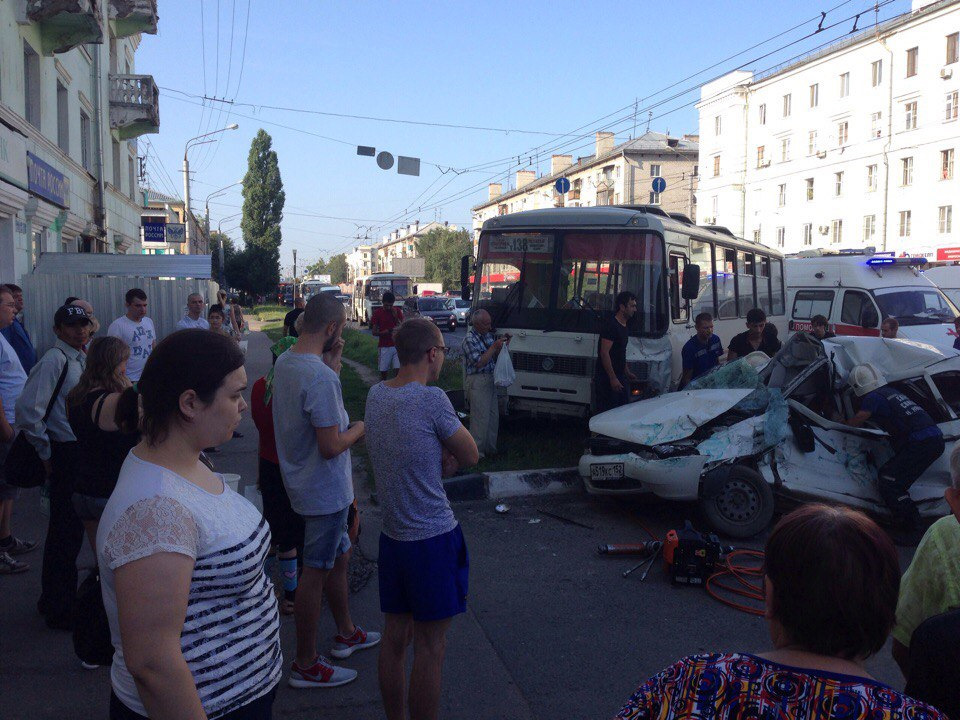 4 августа нижний. Авария в Нижнем Новгороде сегодня утром. Что сейчас происходит в Нижнем Новгороде. ДТП В Нижнем Новгороде сегодня утром. Авария на проспекте Ленина Нижний Новгород сегодня.