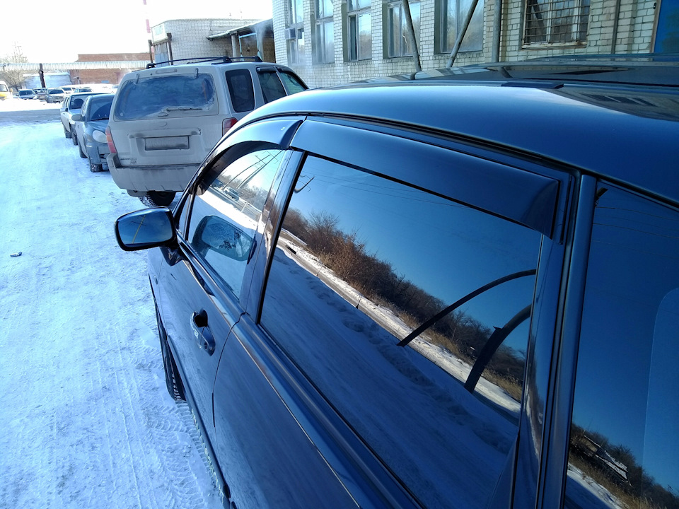 Дефлекторы Suzuki Baleno 3 2022- (ОАЭ) премиум, плоские, 2D купить в интернет-ма