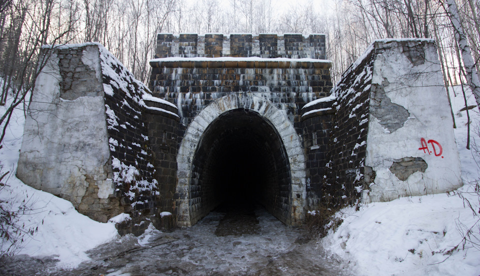 Восточный вход. — Mitsubishi Pajero (4G)