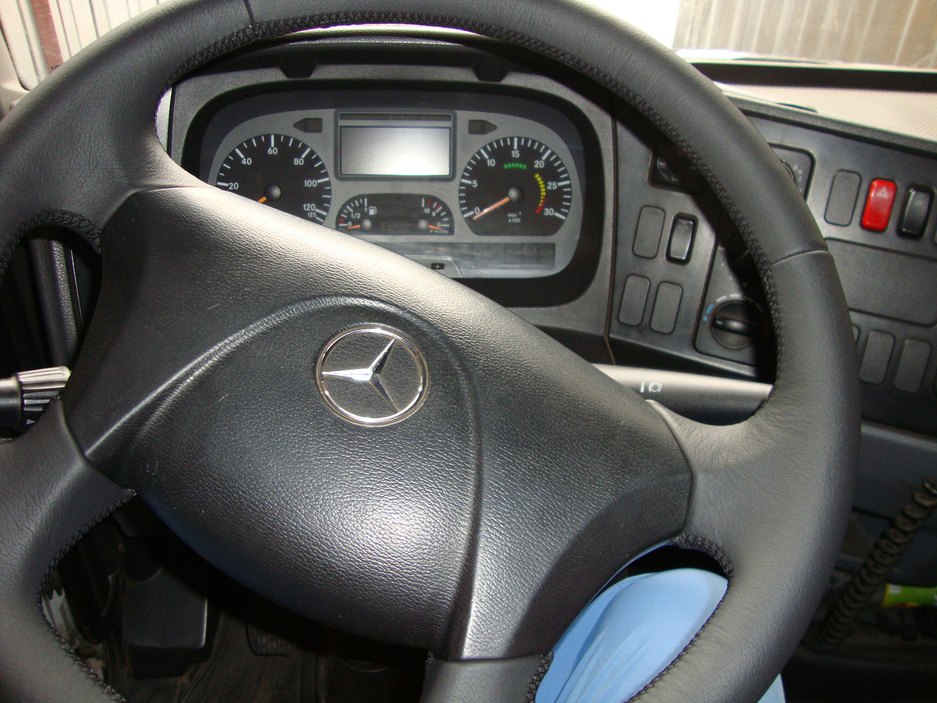 Mercedes Actros руль